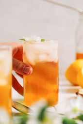 عصير خوخ والحبق - Peach & Basil Juice