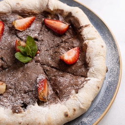 Pizza Nutella (1120CAL) بيتزا نوتيلا